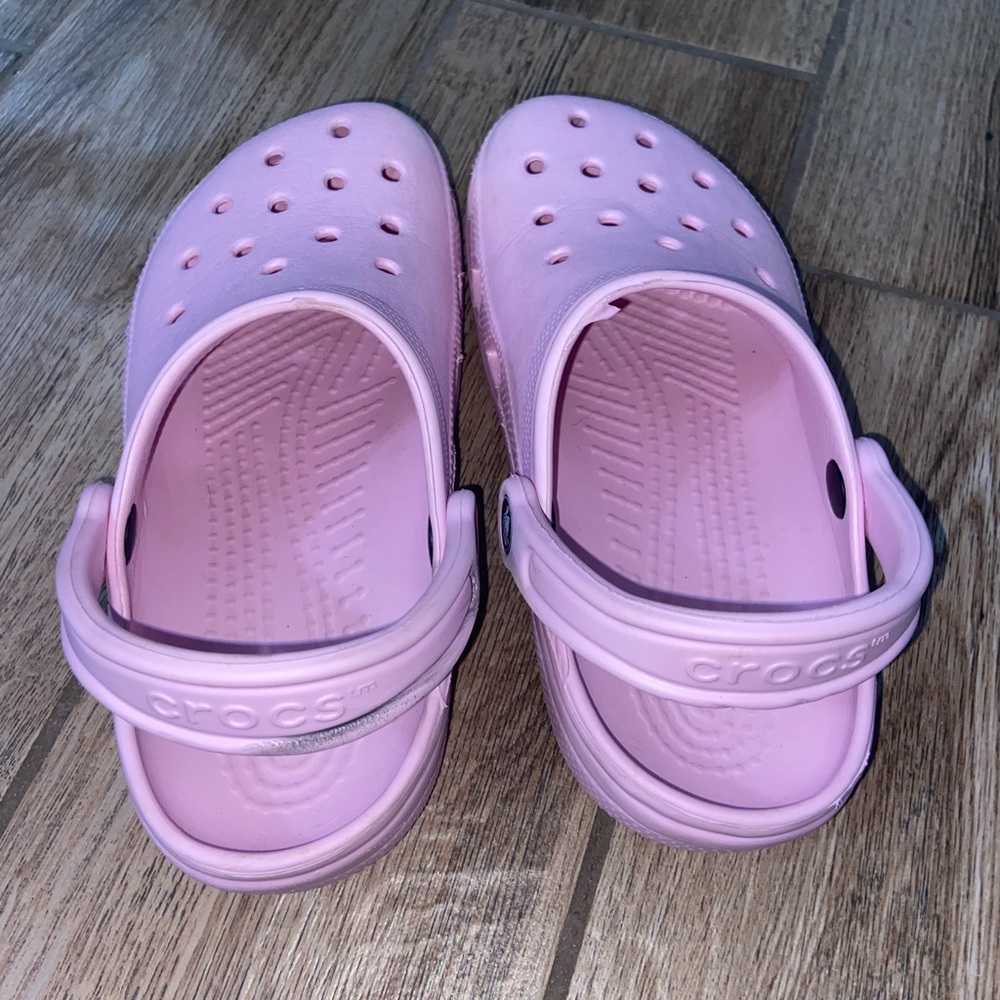 Light pink crocs size 6 women 4 mens